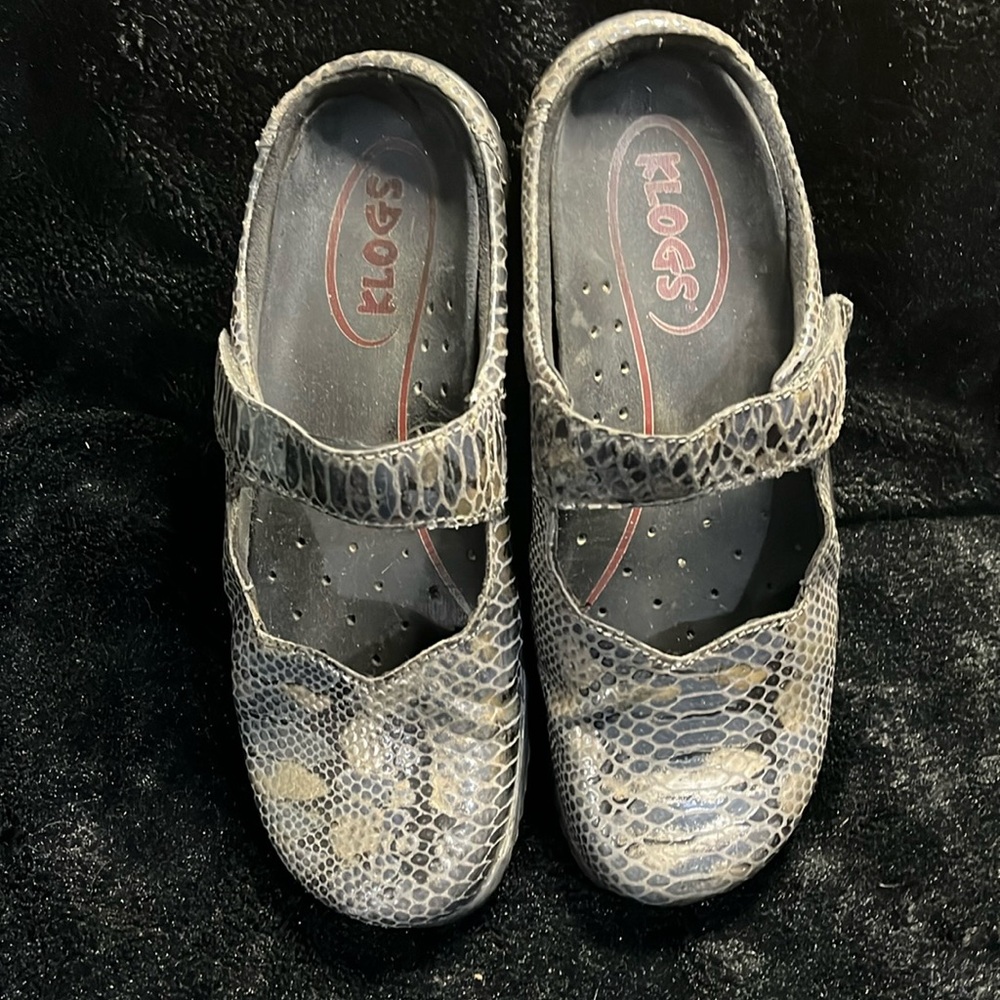 Klogs mules black and gold snake like size 7M slip on with velcro front strap